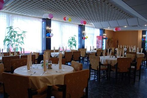 Elbrus Hotel Пазарджик Экстерьер фото